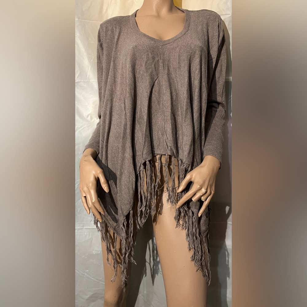One 7 Six Brown Fringe Women's Poncho Size 1X (Like New)